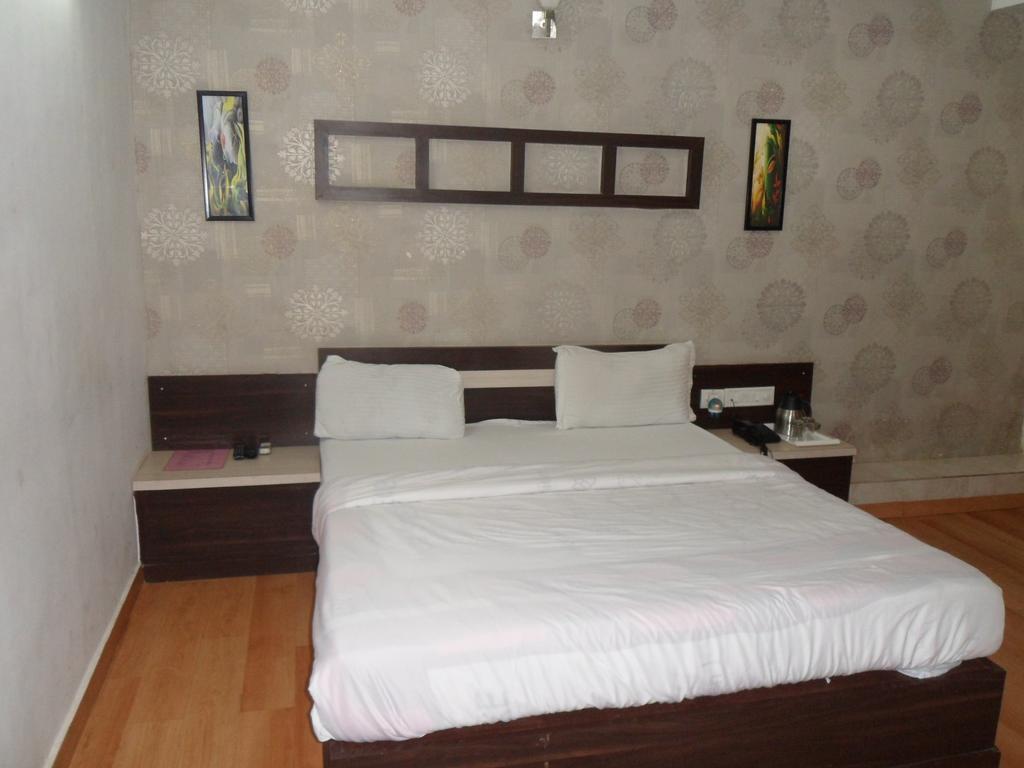 Hotel Avion Inn 아흐메다바드 객실 사진