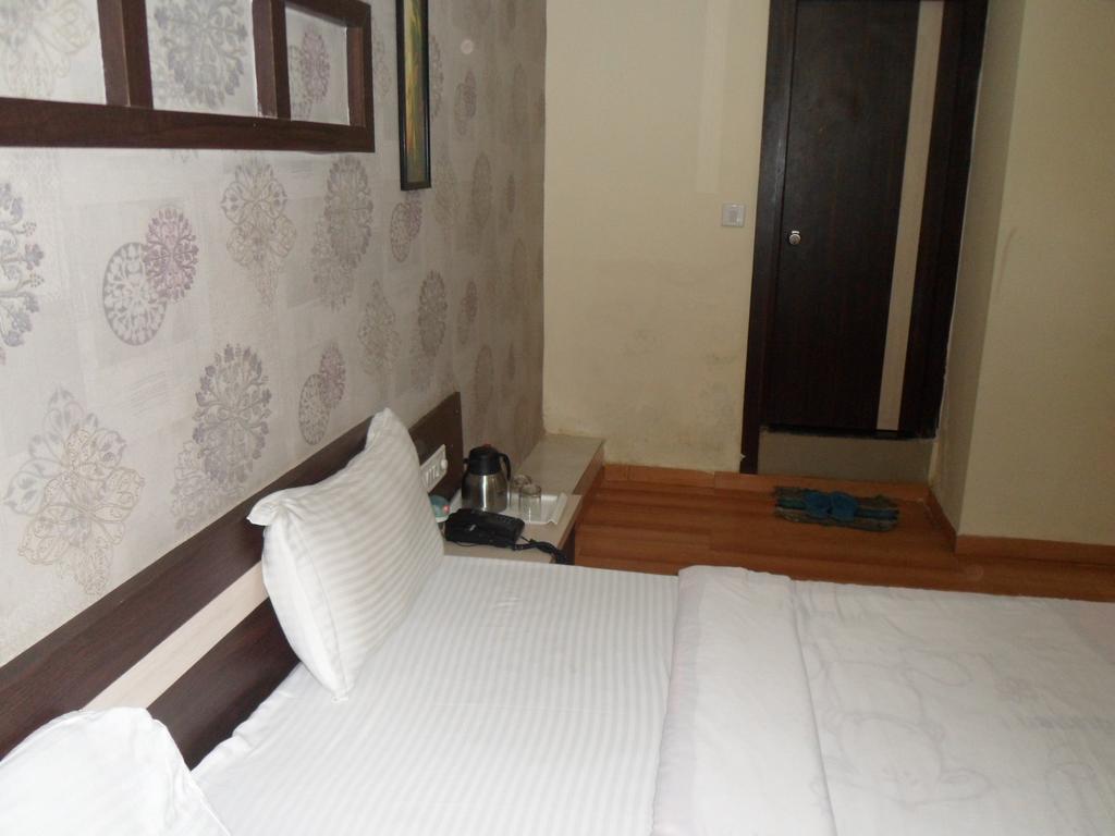 Hotel Avion Inn 아흐메다바드 객실 사진