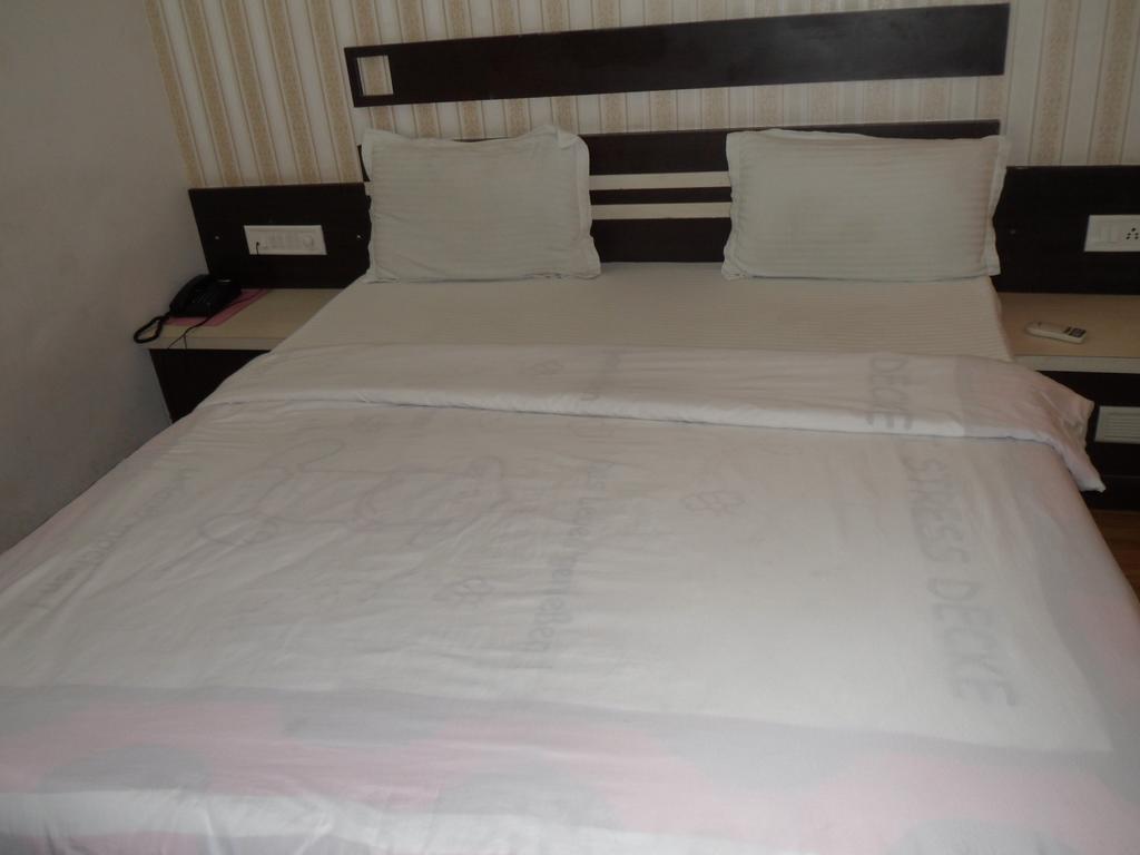 Hotel Avion Inn 아흐메다바드 객실 사진