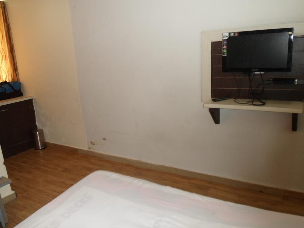 Hotel Avion Inn 아흐메다바드 객실 사진