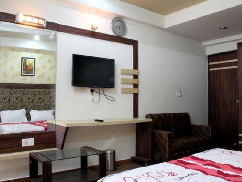 Hotel Avion Inn 아흐메다바드 외부 사진