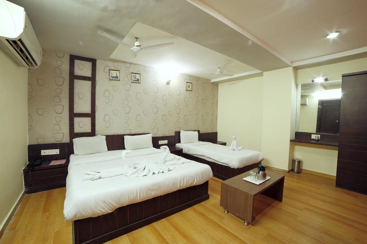 Hotel Avion Inn 아흐메다바드 외부 사진